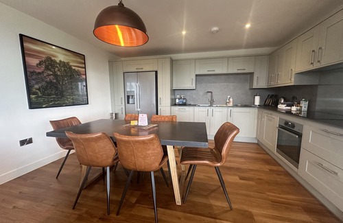 Chittlehamholt Cabin | The Mole Resort that sleeps 6 guests in 3 bedrooms