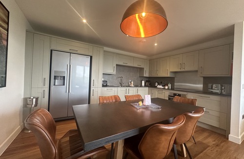 Chittlehamholt Cabin | The Mole Resort that sleeps 6 guests in 3 bedrooms