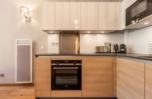 Arc-1800 Apartment | The Monarchs Residence - MONARKS 912