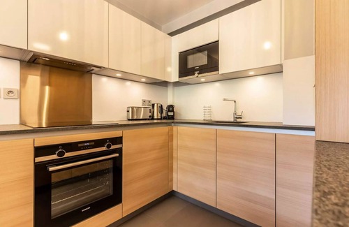 Arc-1800 Apartment | The Monarchs Residence - MONARKS 912