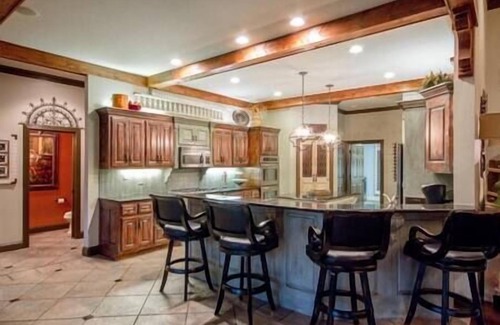 Goodlettsville House | The Monastery House - 5 Star R&R Nashville Retreat