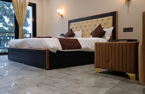 Pelling House | The Moon Retreat