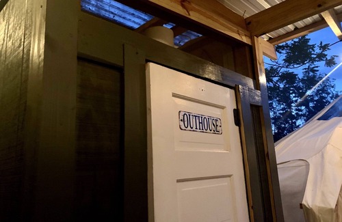 Weaverville RV Rental | The Moonlight - Glamping with Golf Cart and Soaking Tub on Homestead