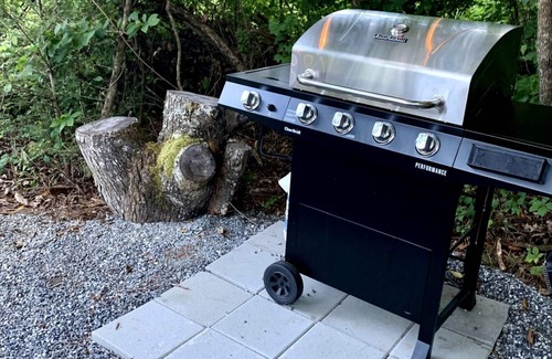 Weaverville RV Rental | The Moonlight - Glamping with Golf Cart and Soaking Tub on Homestead