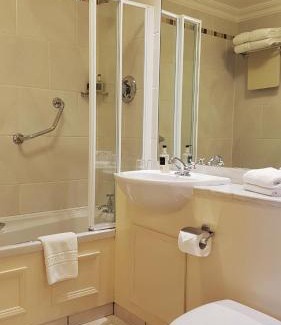 Portmagee House | The Moorings Hotel & Seafood Restaurant