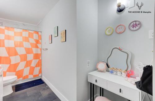 Downtown Memphis Apartment | The Moose #10 - Stylish Loft with King Bed, Free Parking & Wi-Fi