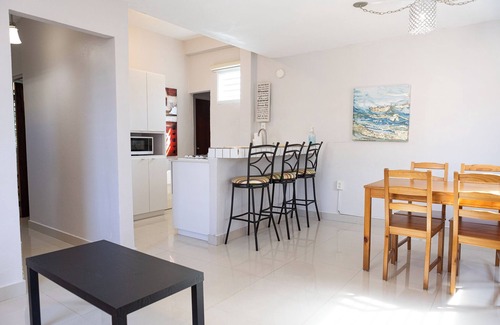 Sagrado Corazon Apartment | The Mural at San Juan 202 - Modern tranquil place near the Beach w/parking