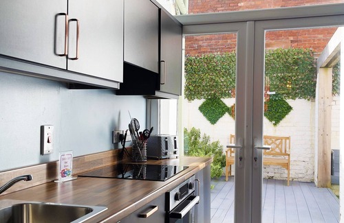 Belfast House | The Muse - Luxury 5 Bedroom House