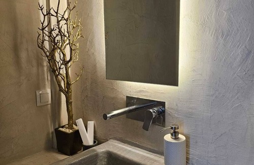 Vothon House | The Muse Of Santorini - Hot Tub Suites