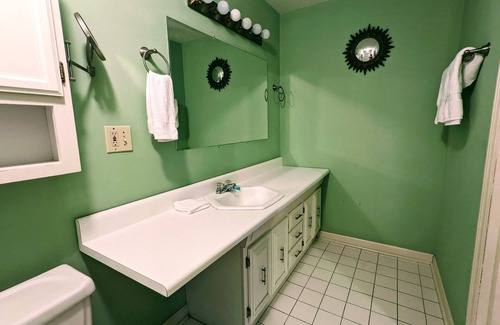 Buena Vista Hotel | The Myrtle Room at The Town House Inn - Guesthouse