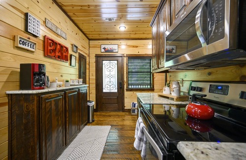 Broken Bow Cabin | The Nama’stay Retreat - heart of Hochatown Fabulous cabin nestled in woods
