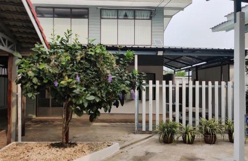 Chanthaburi House | The Neighbors