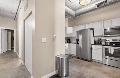 Downtown Apartment | The Nelson Lofts - Unit 5 (3 BR)