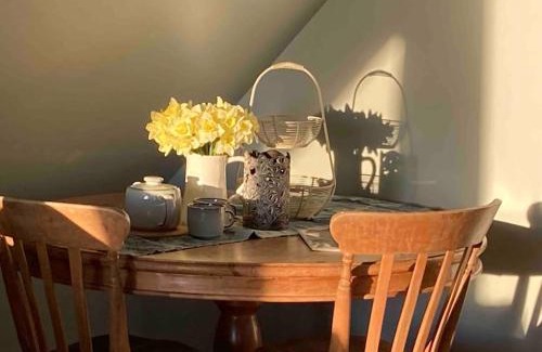 Dorchester-on-Thames Apartment | The Nest BnB 'mini suite'