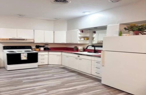 Taylorville Apartment | The Nest is a cozy 2-bedroom apartment on the Downtown Taylorville Square.