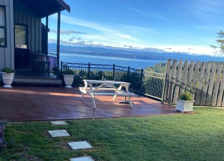 Acacia Bay Apartment | The Nest - Lake Taupo