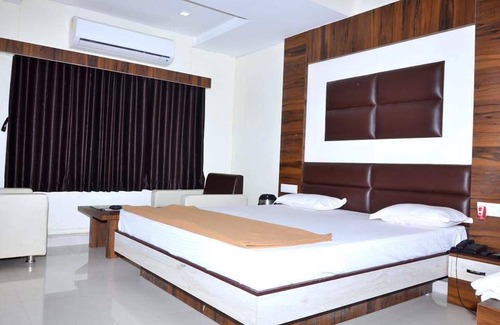 Mahesana Hotel | The New Holiday Inn