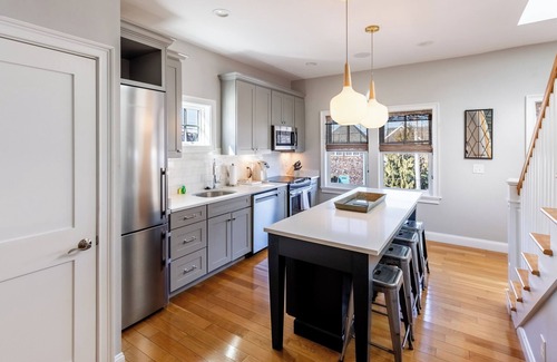 Fifth Ward House | The Newport Lofts - 595 Thames Street