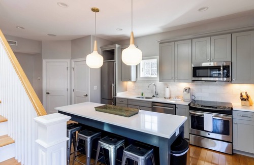 Fifth Ward House | The Newport Lofts - 595 Thames Street