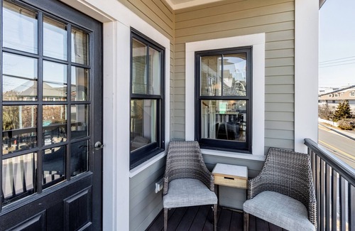 Fifth Ward House | The Newport Lofts - 595 Thames Street