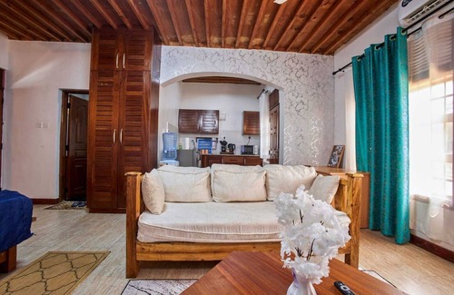 Diani Beach House | The Nomad Nook: Studio Apartment Diani Beach