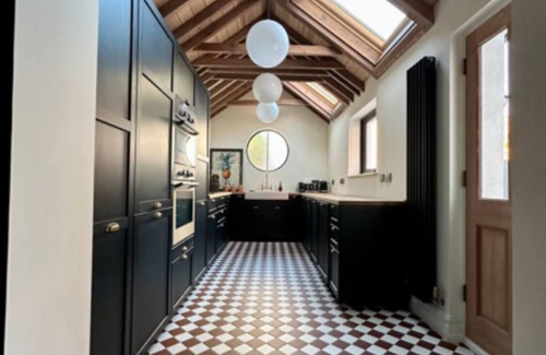 St Albans House | The Nook 3 Bedrooms 5 Beds Immaculate Renovation Detached Property With Parking