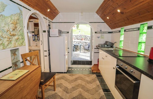 Llanrwst Cottage | THE NOOK, country holiday cottage, with a garden in Maenan
