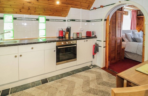 Llanrwst Cottage | THE NOOK, country holiday cottage, with a garden in Maenan