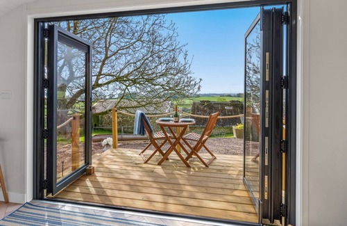 Tidenham Cabin | The Nook - Farm stay with hot tub - Chepstow