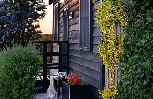 Daylesford House | The Nook - Romantic Couples Getaway in the heart of Daylesford!