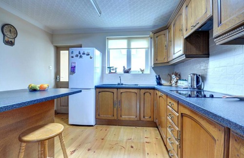 Robin Hood's Bay House | The Nook - Three Bedroom House, Sleeps 5
