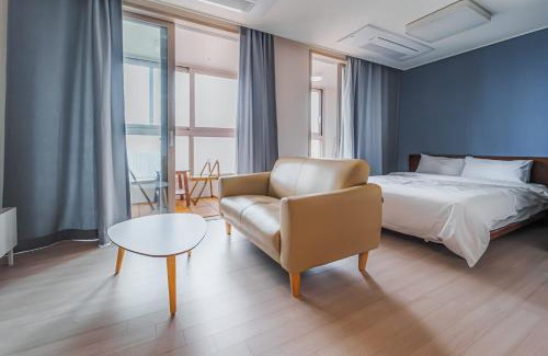 Yeonsu-gu Apartment | The November Stay In landmark