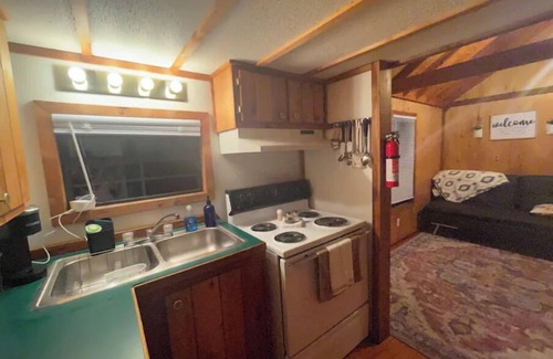 Ansted Cabin | The Oak Oasis - Gorgeous views and a hot tub