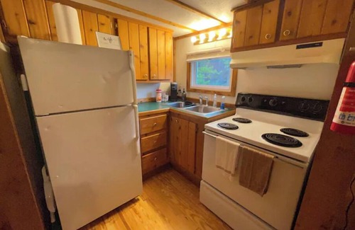 Ansted Cabin | The Oak Oasis - Gorgeous views and a hot tub