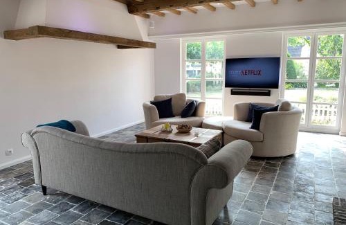 Meerle Villa | The Oak & Squirrel Villa