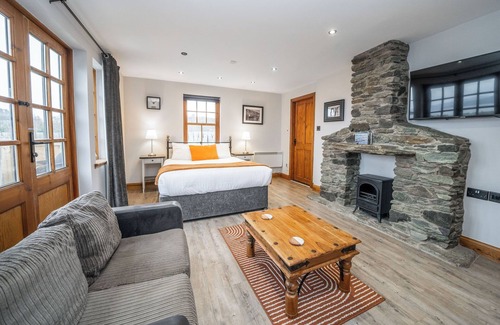 Balmaha Hotel | The Oak Tree Inn