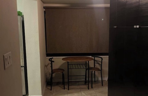 Old Seminole Heights Apartment | The Oak Tree Room