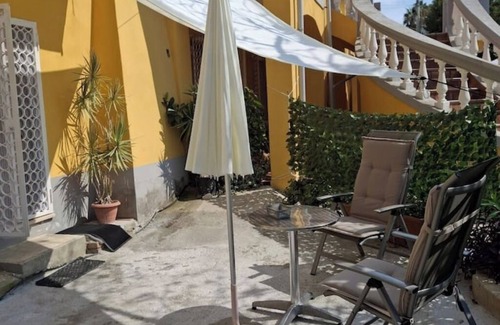 Paola Apartment | The Oaks. Two-room apartment for 5