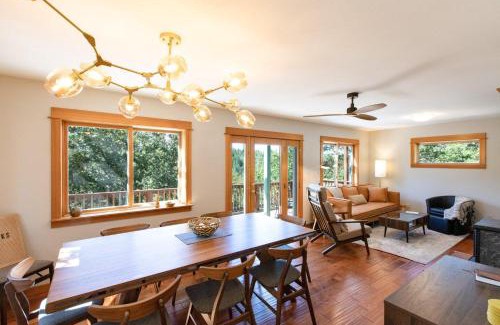 Lyle House | The Oaks