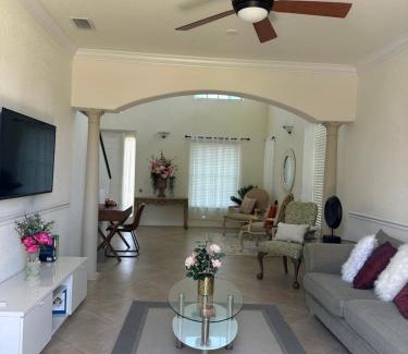 Caloosahatchee House | The Oasis