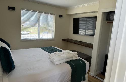 Shelter Cove Hotel | The Oceanfront Inn