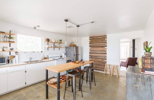 Yucca Valley House | The Ocotillo - Secluded Stargazing, Pool, Hot Tub, Art, Hiking + Stunning Views!