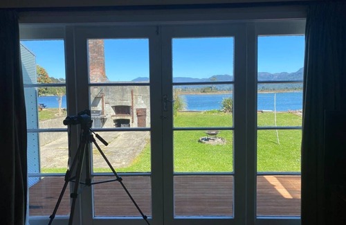 Collingwood House | The Old Bakery - Waterfront Retreat in Collingwood