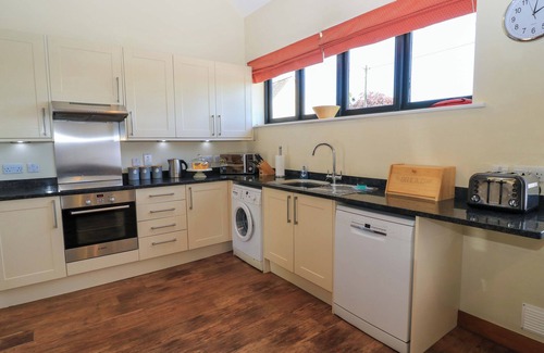 Blandford Forum Cottage | THE OLD CART SHED, pet friendly in Winterborne Stickland