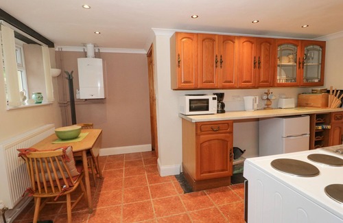 Penmaenmawr Cottage | THE OLD COACH HOUSE, family friendly, with a garden in Penmaenmawr