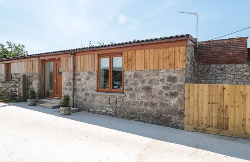 Banwell Cottage | THE OLD COW SHED, romantic, country holiday cottage in Banwell
