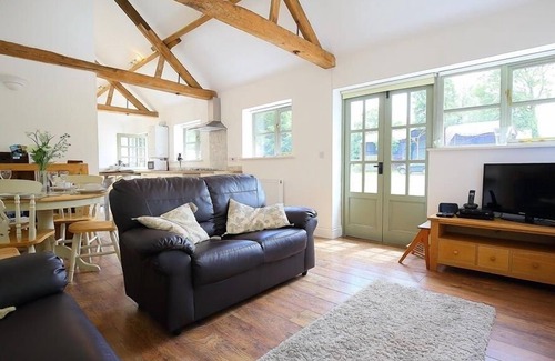 Flaxley Cottage | THE OLD DAIRY, pet friendly in Cinderford