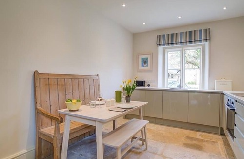 Burford House | THE OLD DAIRY, romantic, character holiday cottage in Burford