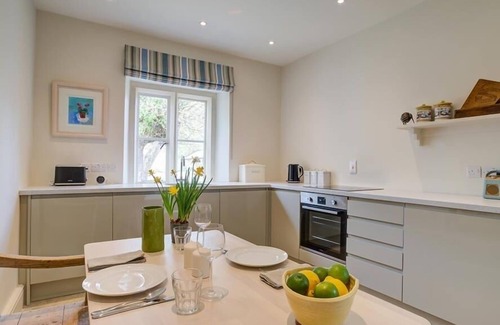 Burford House | THE OLD DAIRY, romantic, character holiday cottage in Burford