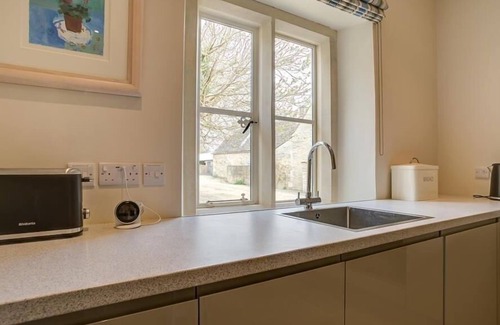 Burford House | THE OLD DAIRY, romantic, character holiday cottage in Burford